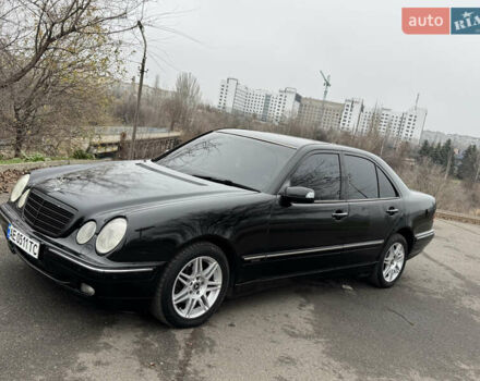 Черный Мерседес Е-Класс, объемом двигателя 2.3 л и пробегом 350 тыс. км за 2700 $, фото 9 на Automoto.ua