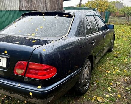 Чорний Мерседес Е-Клас, об'ємом двигуна 2.3 л та пробігом 317 тис. км за 3500 $, фото 2 на Automoto.ua