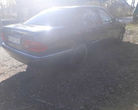 Черный Мерседес Е-Класс, объемом двигателя 0 л и пробегом 280 тыс. км за 1600 $, фото 1 на Automoto.ua