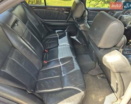 Мерседес Е-Класс 1996 в Полтаве на Automoto.ua Черный Мерседес Е-Класс, объемом двигателя 3.2 л и пробегом 300 тыс. км за 4800 $, фото 2 на Automoto.ua