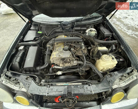 Черный Мерседес Е-Класс, объемом двигателя 2 л и пробегом 300 тыс. км за 2600 $, фото 12 на Automoto.ua