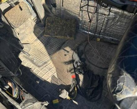 Черный Мерседес Е-Класс, объемом двигателя 3.2 л и пробегом 260 тыс. км за 2900 $, фото 6 на Automoto.ua