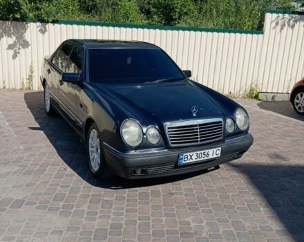 Чорний Мерседес Е-Клас, об'ємом двигуна 2.3 л та пробігом 400 тис. км за 4000 $, фото 5 на Automoto.ua