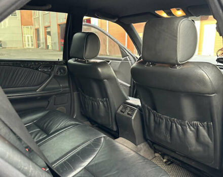 Чорний Мерседес Е-Клас, об'ємом двигуна 2 л та пробігом 528 тис. км за 5000 $, фото 9 на Automoto.ua