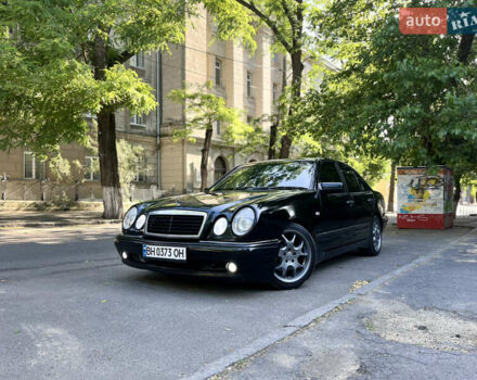 Черный Мерседес Е-Класс, объемом двигателя 3.2 л и пробегом 450 тыс. км за 3600 $, фото 9 на Automoto.ua