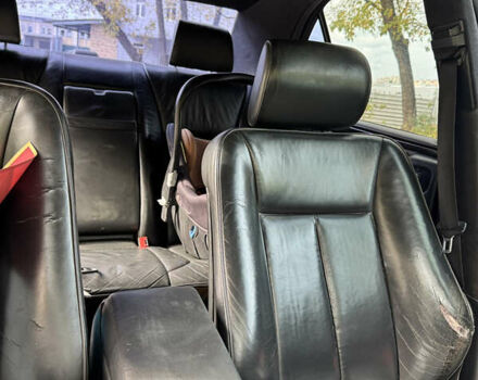 Черный Мерседес Е-Класс, объемом двигателя 3.2 л и пробегом 674 тыс. км за 3450 $, фото 8 на Automoto.ua