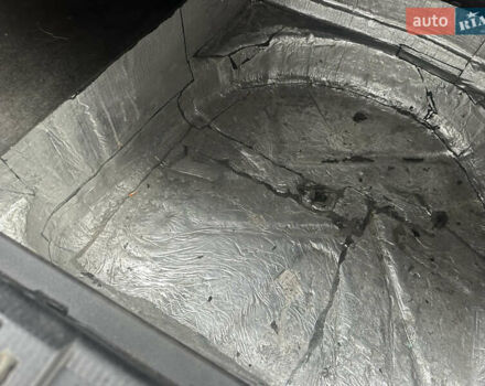 Чорний Мерседес Е-Клас, об'ємом двигуна 2 л та пробігом 528 тис. км за 5000 $, фото 4 на Automoto.ua