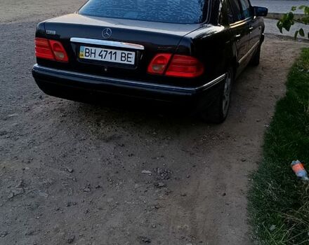 Черный Мерседес Е-Класс, объемом двигателя 4.3 л и пробегом 265 тыс. км за 1800 $, фото 3 на Automoto.ua