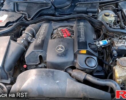 Черный Мерседес Е-Класс, объемом двигателя 2.8 л и пробегом 537 тыс. км за 3400 $, фото 4 на Automoto.ua