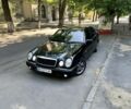 Черный Мерседес Е-Класс, объемом двигателя 3.2 л и пробегом 450 тыс. км за 3600 $, фото 1 на Automoto.ua