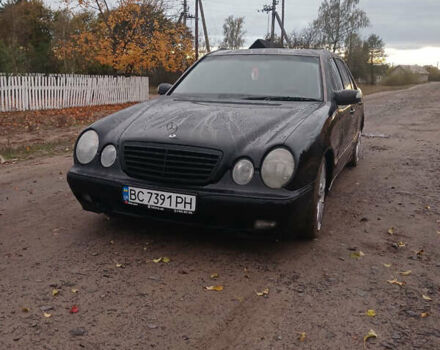 Чорний Мерседес Е-Клас, об'ємом двигуна 2 л та пробігом 360 тис. км за 2900 $, фото 2 на Automoto.ua