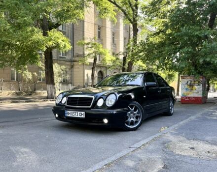 Черный Мерседес Е-Класс, объемом двигателя 3.2 л и пробегом 450 тыс. км за 3600 $, фото 2 на Automoto.ua