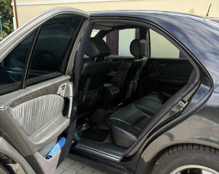 Черный Мерседес Е-Класс, объемом двигателя 2 л и пробегом 478 тыс. км за 3800 $, фото 6 на Automoto.ua