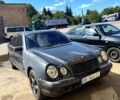 Черный Мерседес Е-Класс, объемом двигателя 4.2 л и пробегом 400 тыс. км за 2400 $, фото 2 на Automoto.ua