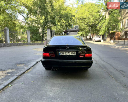 Черный Мерседес Е-Класс, объемом двигателя 3.2 л и пробегом 450 тыс. км за 3600 $, фото 3 на Automoto.ua