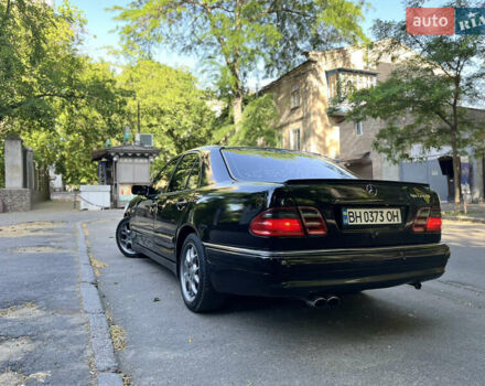 Черный Мерседес Е-Класс, объемом двигателя 3.2 л и пробегом 450 тыс. км за 3600 $, фото 6 на Automoto.ua