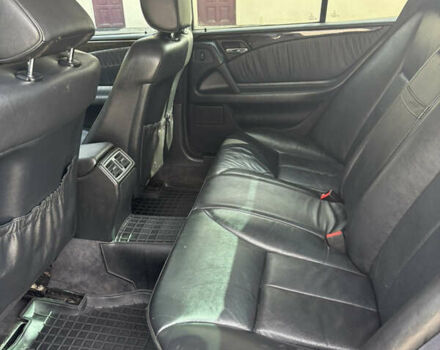 Черный Мерседес Е-Класс, объемом двигателя 2 л и пробегом 478 тыс. км за 3800 $, фото 5 на Automoto.ua