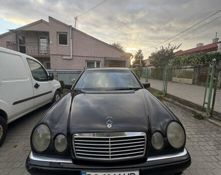 Черный Мерседес Е-Класс, объемом двигателя 2 л и пробегом 478 тыс. км за 3800 $, фото 1 на Automoto.ua