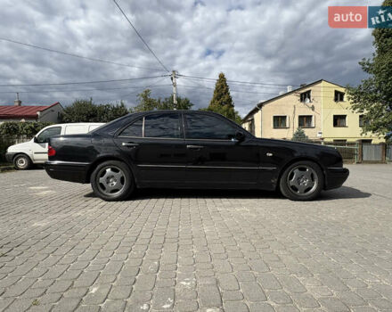 Черный Мерседес Е-Класс, объемом двигателя 2 л и пробегом 478 тыс. км за 3800 $, фото 16 на Automoto.ua