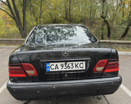 Черный Мерседес Е-Класс, объемом двигателя 3.2 л и пробегом 674 тыс. км за 3450 $, фото 3 на Automoto.ua