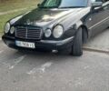 Черный Мерседес Е-Класс, объемом двигателя 2 л и пробегом 225 тыс. км за 3500 $, фото 6 на Automoto.ua