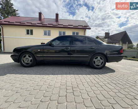 Черный Мерседес Е-Класс, объемом двигателя 2 л и пробегом 478 тыс. км за 3800 $, фото 15 на Automoto.ua