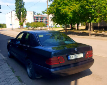 Черный Мерседес Е-Класс, объемом двигателя 2.2 л и пробегом 384 тыс. км за 3200 $, фото 5 на Automoto.ua