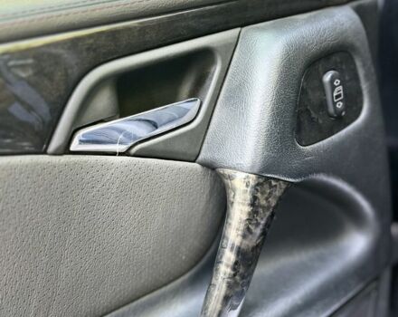 Черный Мерседес Е-Класс, объемом двигателя 3.2 л и пробегом 450 тыс. км за 3600 $, фото 6 на Automoto.ua