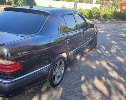 Черный Мерседес Е-Класс, объемом двигателя 3.2 л и пробегом 450 тыс. км за 4999 $, фото 16 на Automoto.ua