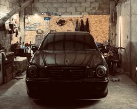 Мерседес Е-Класс 1998 в Белой Церкве на Automoto.ua Черный Мерседес Е-Класс, объемом двигателя 2 л и пробегом 876 тыс. км за 2800 $, фото 1 на Automoto.ua