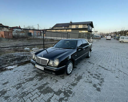 Чорний Мерседес Е-Клас, об'ємом двигуна 3 л та пробігом 560 тис. км за 3500 $, фото 3 на Automoto.ua