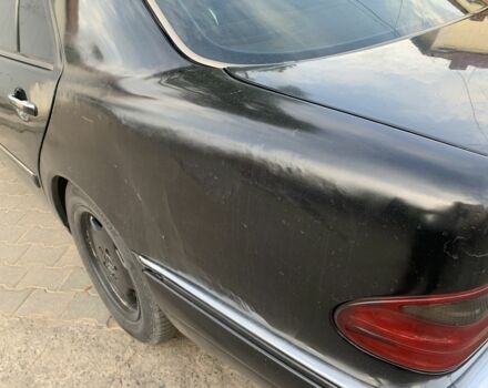 Черный Мерседес Е-Класс, объемом двигателя 3 л и пробегом 370 тыс. км за 2400 $, фото 2 на Automoto.ua