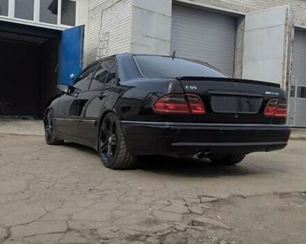 Черный Мерседес Е-Класс, объемом двигателя 5.5 л и пробегом 500 тыс. км за 20000 $, фото 2 на Automoto.ua