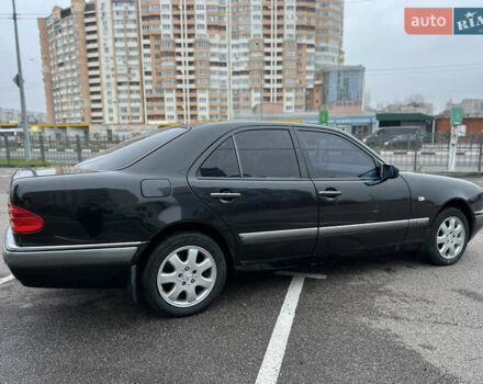 Черный Мерседес Е-Класс, объемом двигателя 3.2 л и пробегом 372 тыс. км за 4500 $, фото 15 на Automoto.ua