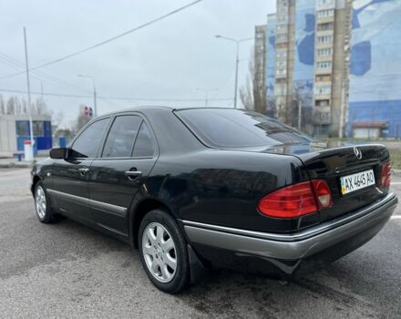 Черный Мерседес Е-Класс, объемом двигателя 3.2 л и пробегом 372 тыс. км за 4500 $, фото 4 на Automoto.ua