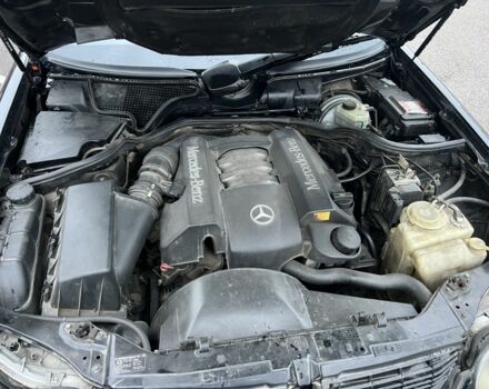 Черный Мерседес Е-Класс, объемом двигателя 3.2 л и пробегом 372 тыс. км за 4500 $, фото 23 на Automoto.ua