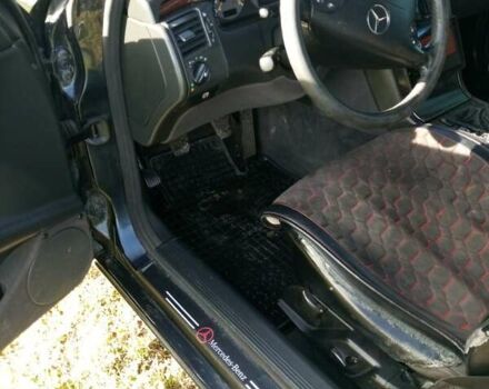 Черный Мерседес Е-Класс, объемом двигателя 2 л и пробегом 250 тыс. км за 3000 $, фото 34 на Automoto.ua