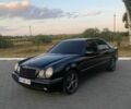 Черный Мерседес Е-Класс, объемом двигателя 2.8 л и пробегом 430 тыс. км за 4000 $, фото 1 на Automoto.ua