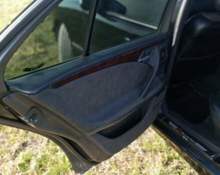 Черный Мерседес Е-Класс, объемом двигателя 2 л и пробегом 250 тыс. км за 3000 $, фото 29 на Automoto.ua