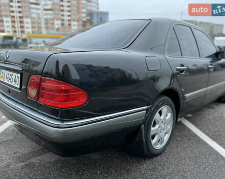 Черный Мерседес Е-Класс, объемом двигателя 3.2 л и пробегом 372 тыс. км за 4500 $, фото 27 на Automoto.ua