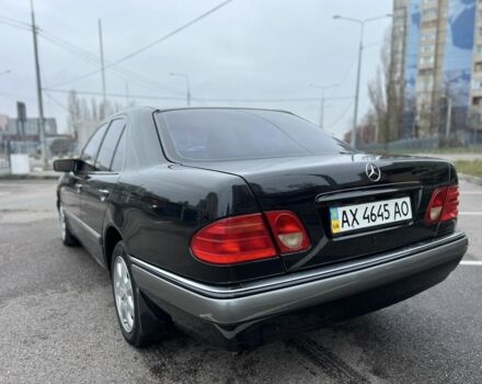 Черный Мерседес Е-Класс, объемом двигателя 3.2 л и пробегом 372 тыс. км за 4500 $, фото 5 на Automoto.ua
