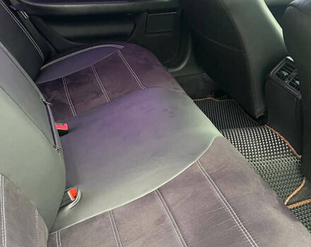 Черный Мерседес Е-Класс, объемом двигателя 2 л и пробегом 307 тыс. км за 4400 $, фото 13 на Automoto.ua