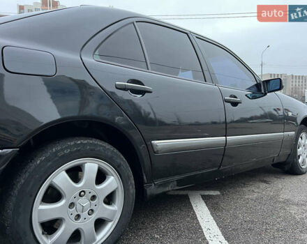 Черный Мерседес Е-Класс, объемом двигателя 3.2 л и пробегом 372 тыс. км за 4500 $, фото 20 на Automoto.ua