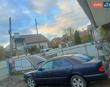 Мерседес Е-Класс 1998 в Черновцах на Automoto.ua Черный Мерседес Е-Класс, объемом двигателя 1.99 л и пробегом 301 тыс. км за 2000 $, фото 6 на Automoto.ua