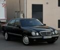 Черный Мерседес Е-Класс, объемом двигателя 2 л и пробегом 250 тыс. км за 5700 $, фото 1 на Automoto.ua