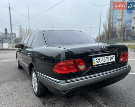 Черный Мерседес Е-Класс, объемом двигателя 3.2 л и пробегом 372 тыс. км за 4500 $, фото 7 на Automoto.ua