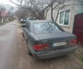 Черный Мерседес Е-Класс, объемом двигателя 2.4 л и пробегом 300 тыс. км за 2300 $, фото 1 на Automoto.ua