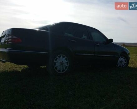 Черный Мерседес Е-Класс, объемом двигателя 2 л и пробегом 250 тыс. км за 3000 $, фото 10 на Automoto.ua
