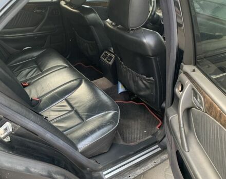 Черный Мерседес Е-Класс, объемом двигателя 3 л и пробегом 370 тыс. км за 2400 $, фото 6 на Automoto.ua