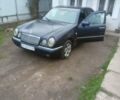 Мерседес Е-Класс 1998 в Черновцах на Automoto.ua Черный Мерседес Е-Класс, объемом двигателя 1.99 л и пробегом 301 тыс. км за 2000 $, фото 1 на Automoto.ua